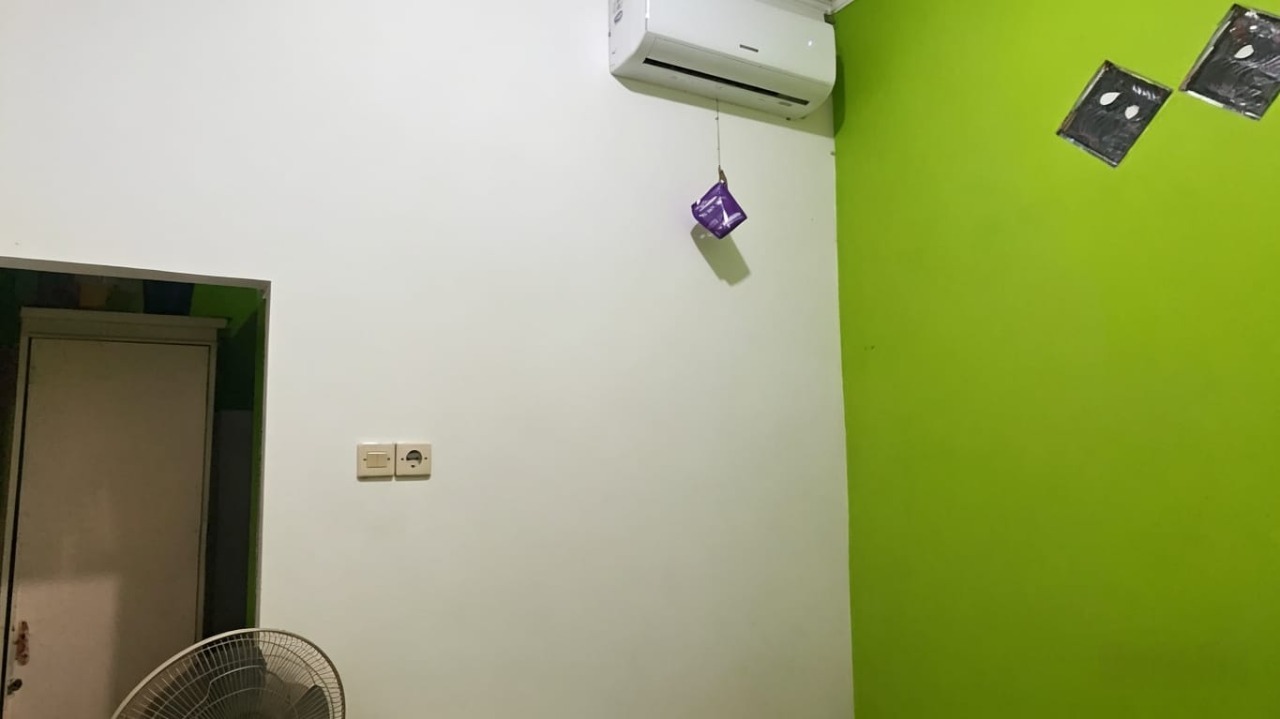 Kamar AC KM dalam Kost Sista Putra 1